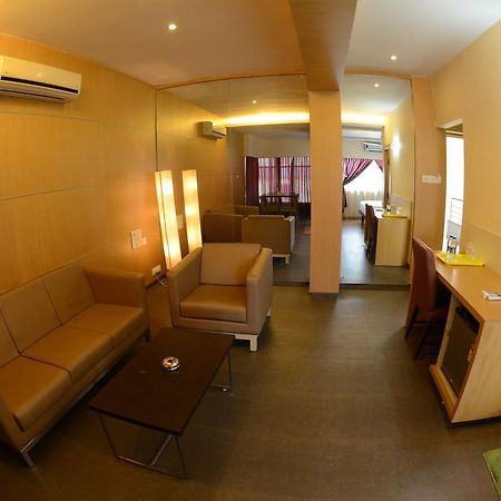 Hotel Ayush International Mangalore Buitenkant foto