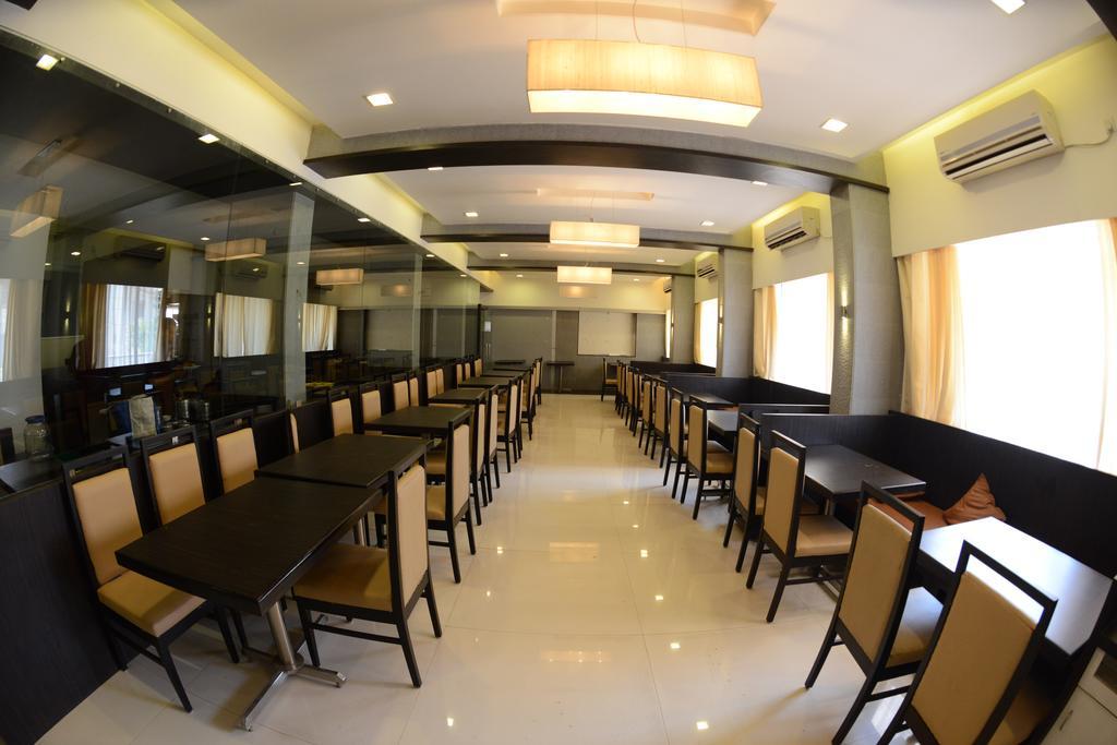 Hotel Ayush International Mangalore Buitenkant foto