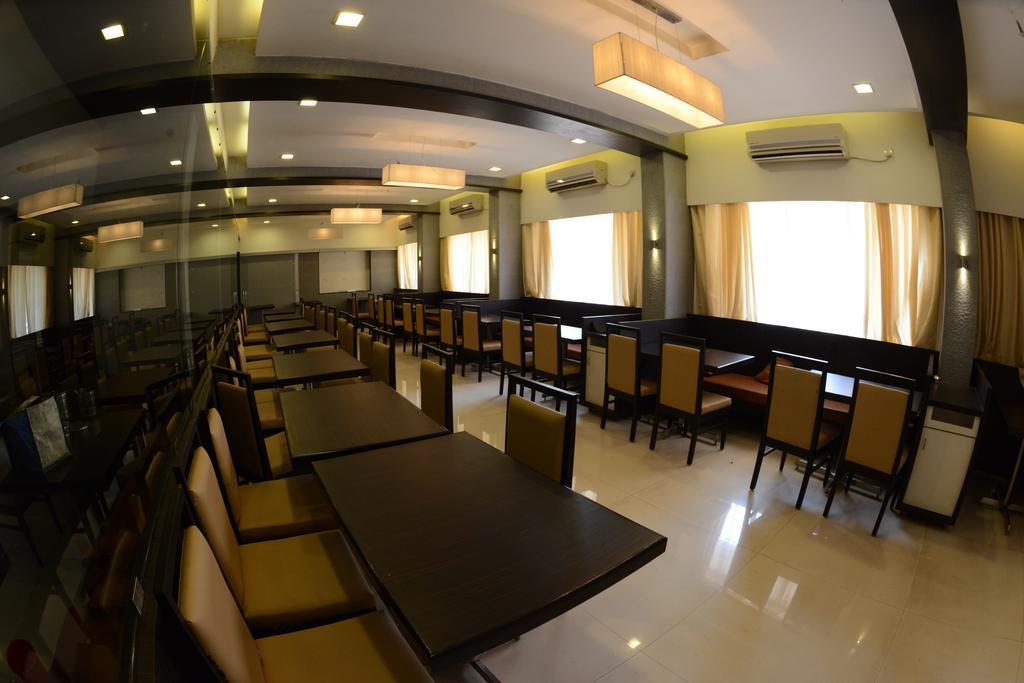 Hotel Ayush International Mangalore Buitenkant foto
